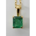 AN 18CT GOLD EMERALD PENDANT emerald approx 6.9mm x 5.7mm x 3.9mm, length of the pendant 1.5cm,