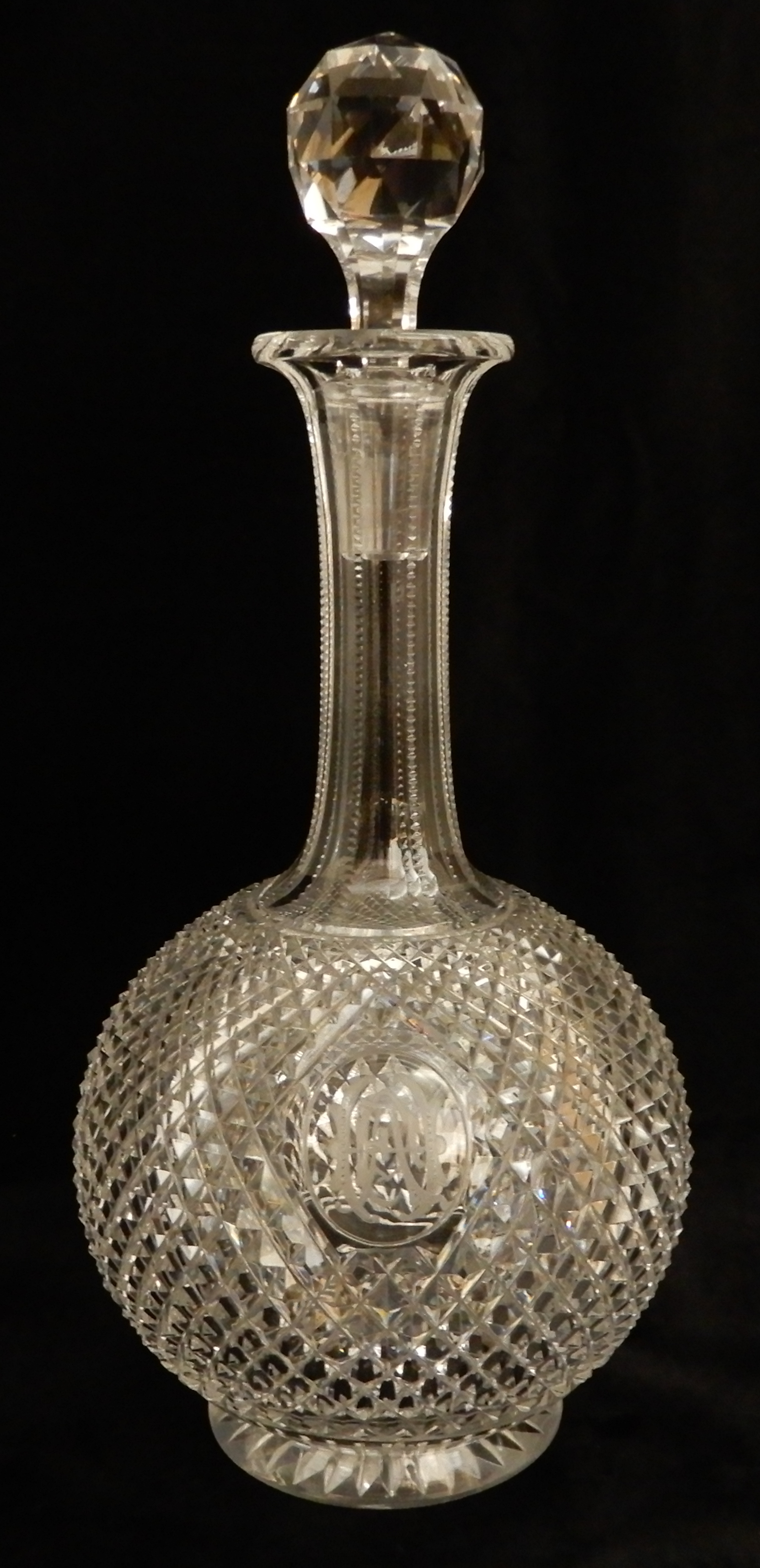 A SUITE OF LATE 19TH CENTURY DIAMOND CUT CRYSTAL comprising six large tumblers, 14.5cm high, fifteen - Image 21 of 24