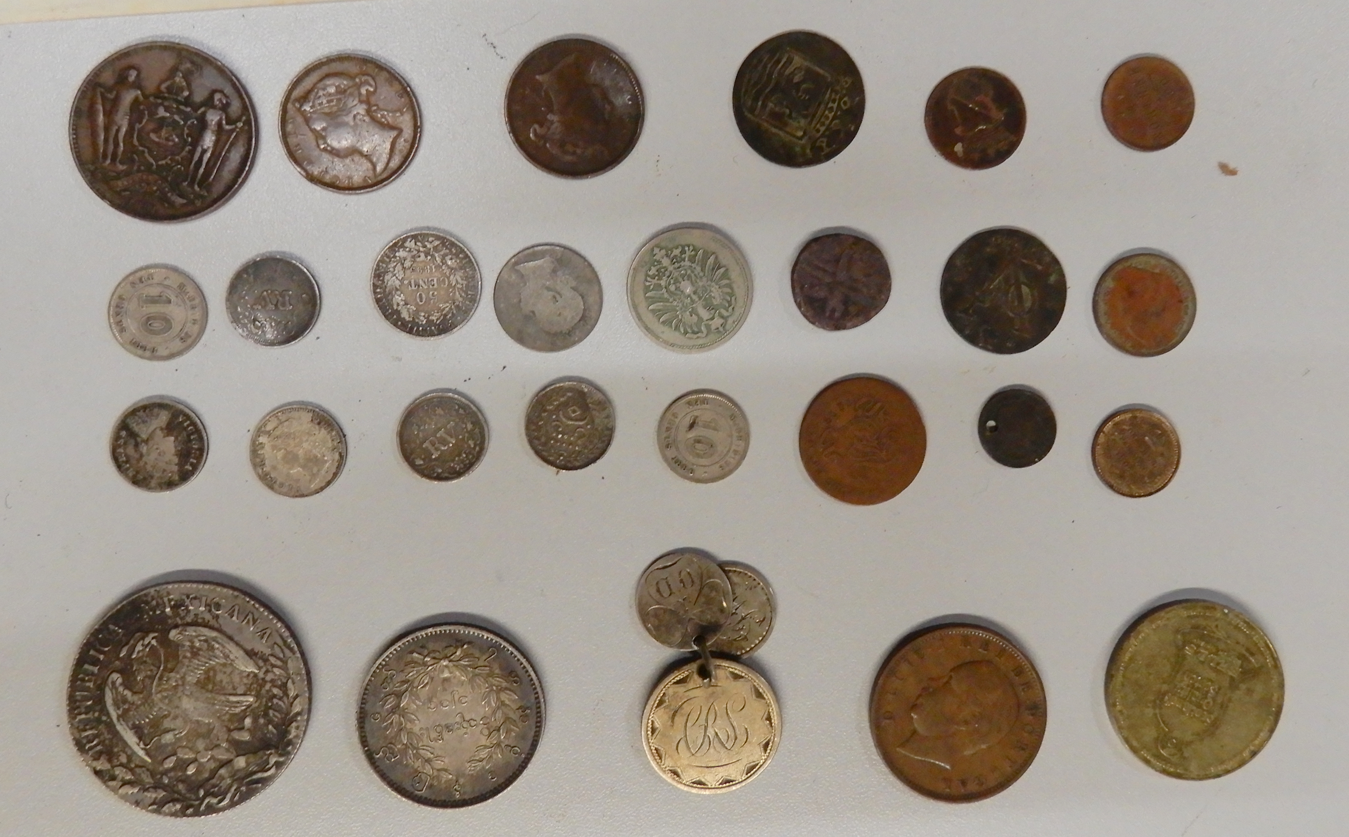 A quantity of commemorative crowns, foreign coins, first decimal coin sets, two foreign banknotes, - Image 6 of 9