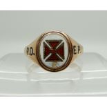 A 9ct gold Masonic knights Templar swivel signet ring, size W, weight 7.1gms Condition Report: