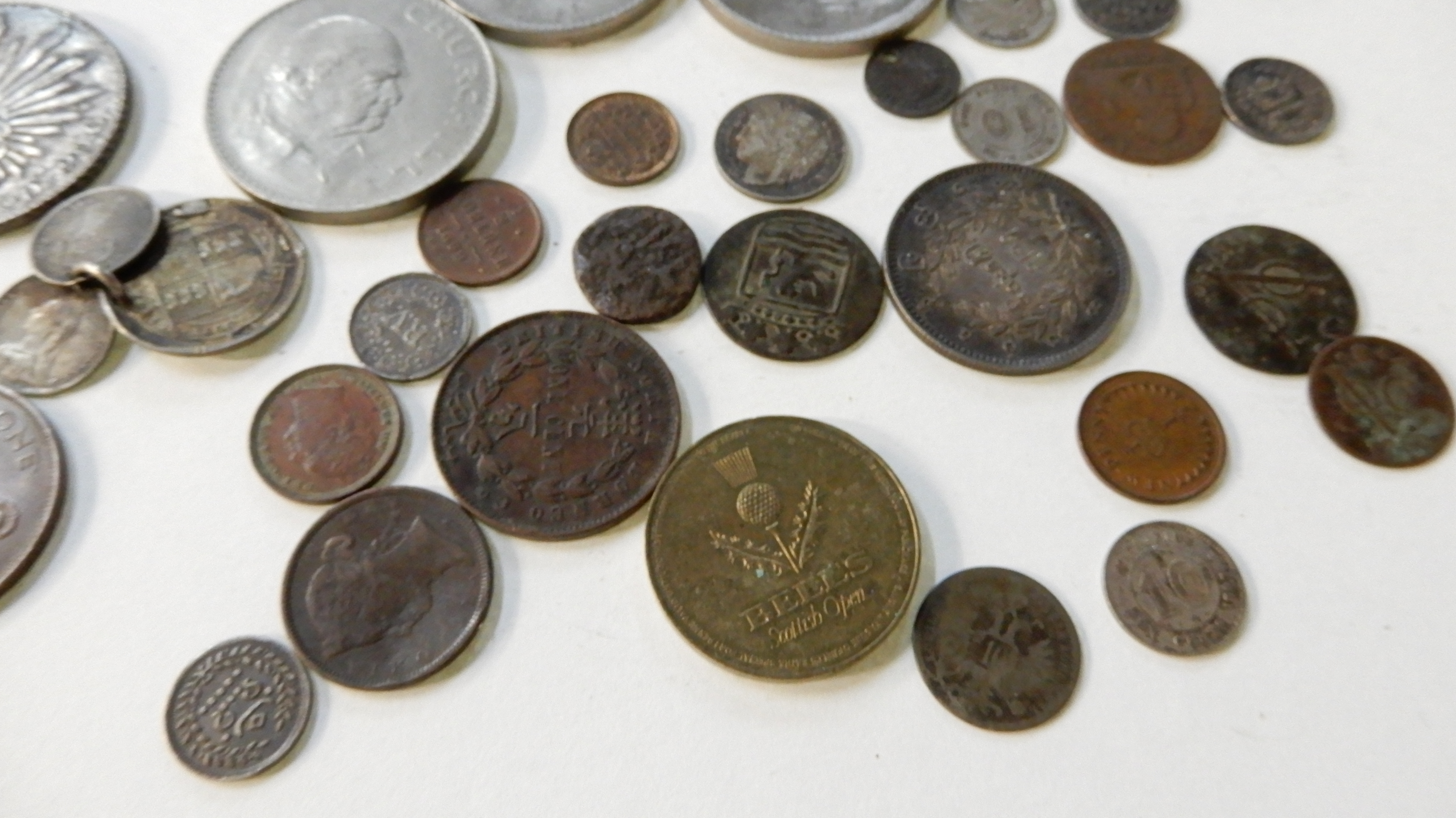 A quantity of commemorative crowns, foreign coins, first decimal coin sets, two foreign banknotes, - Image 2 of 9