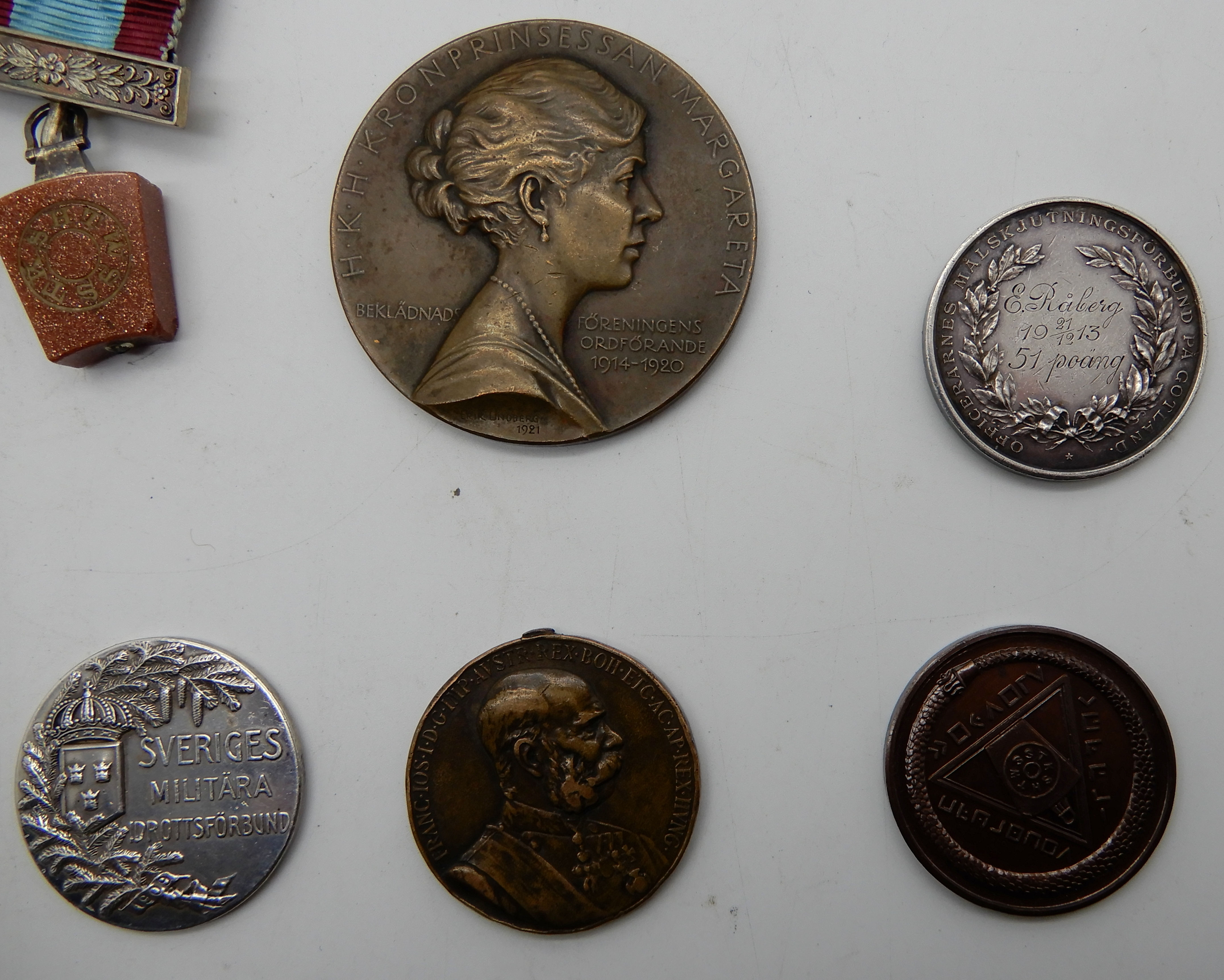 A lot comprising a Primrose League medal, two bronze medallions, a quantity of Masonic items etc - Image 3 of 5