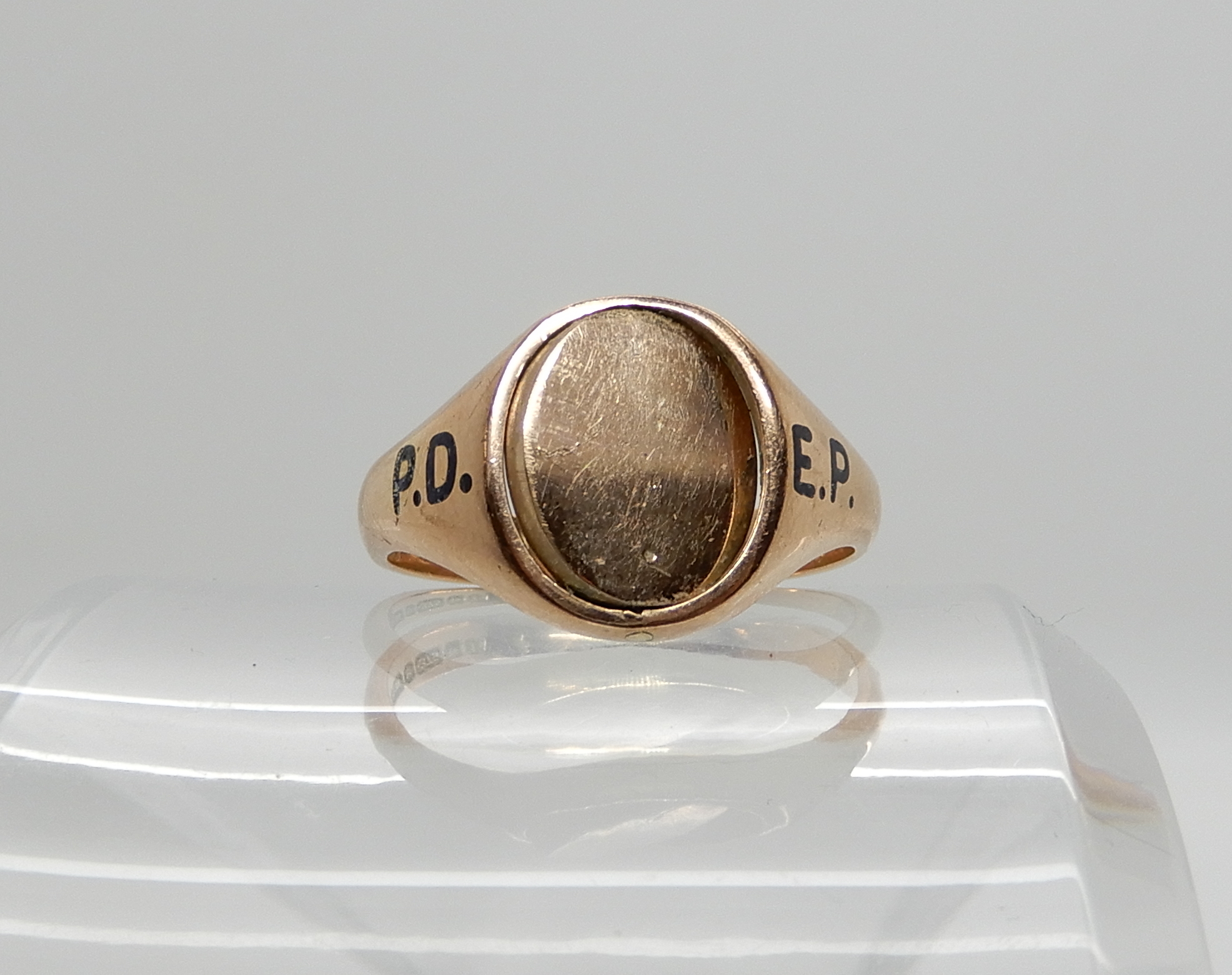 A 9ct gold Masonic knights Templar swivel signet ring, size W, weight 7.1gms Condition Report: - Image 3 of 3