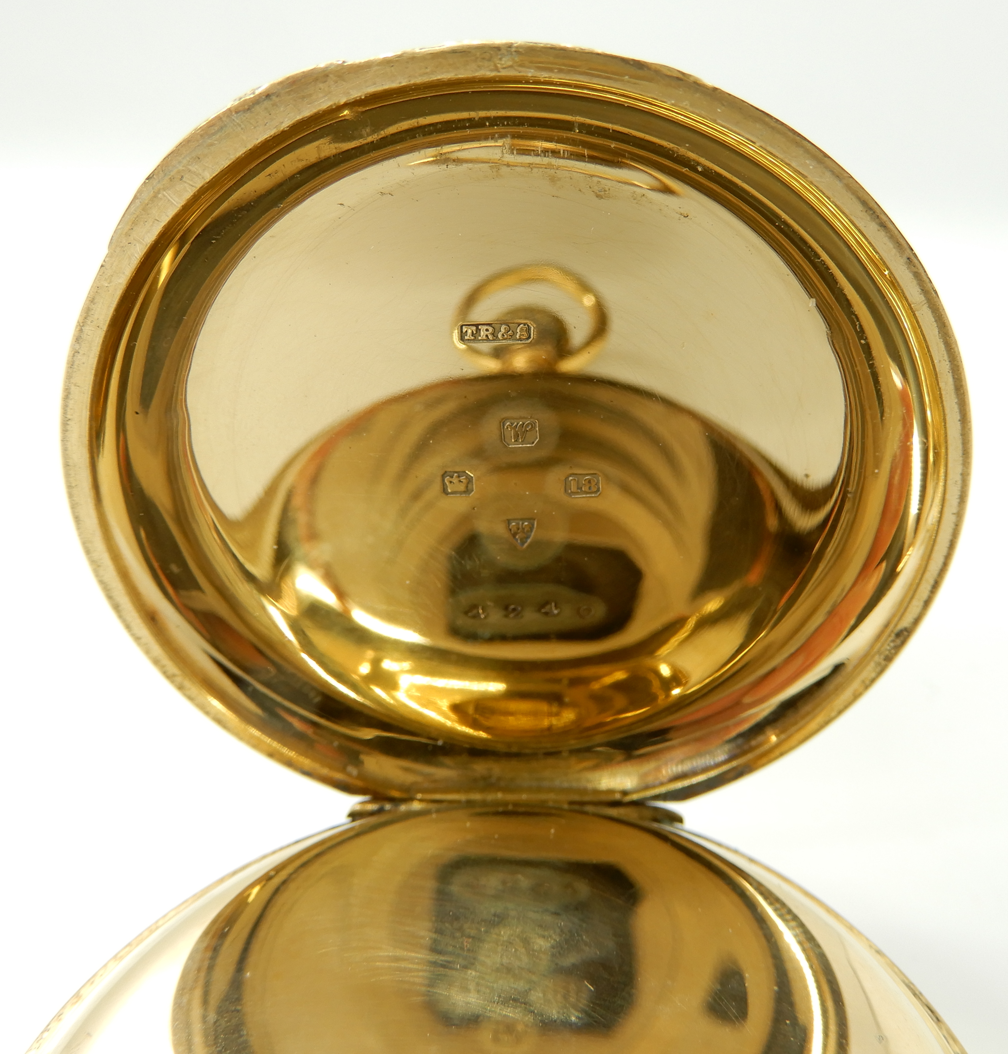 AN 18CT GOLD WALTHAM HALF HUNTER POCKET WATCH with white enamel dial, black Roman numerals, - Image 3 of 6