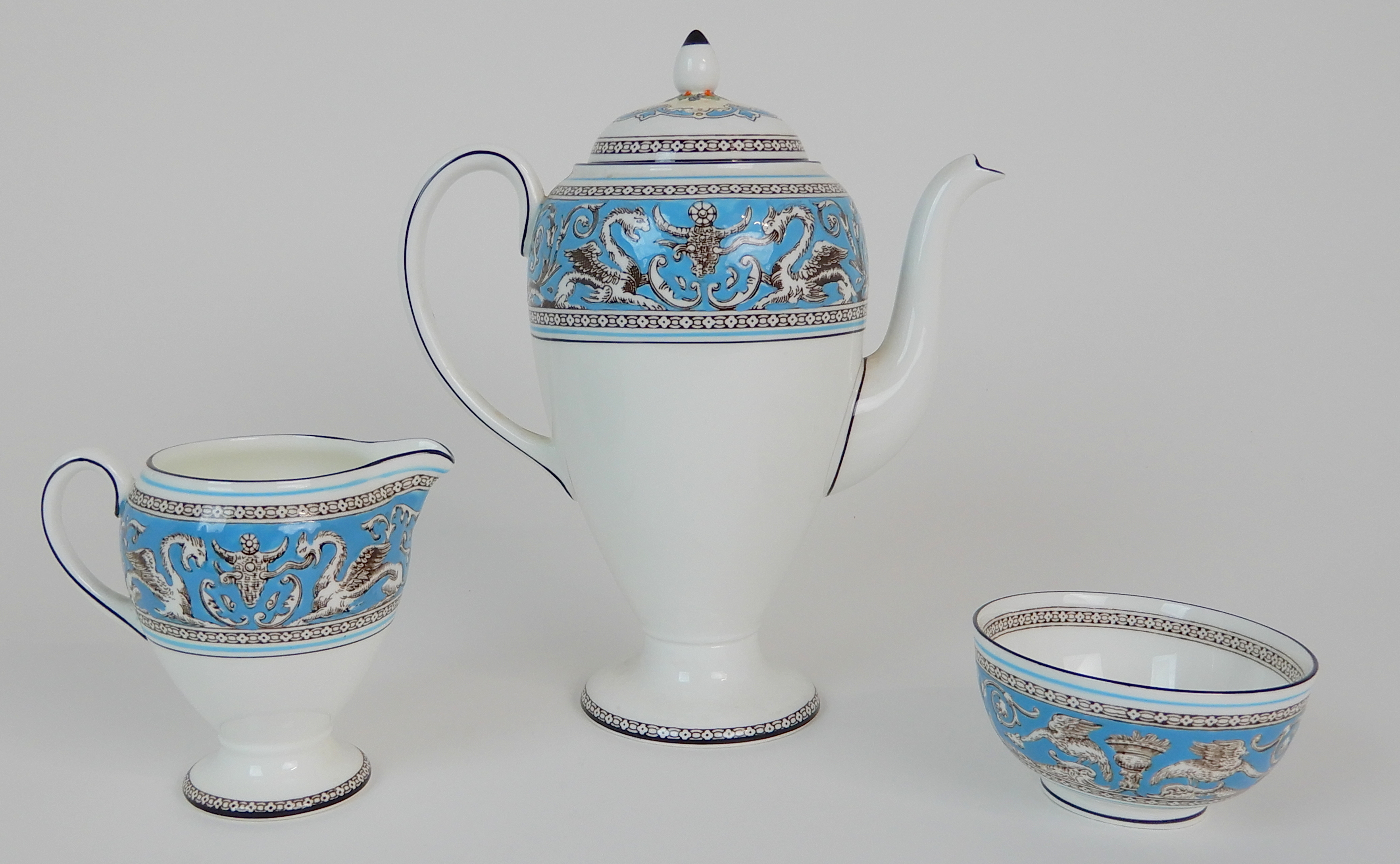 A WEDGWOOD TURQUOISE FLORENTINE COFFEE SET comprising eight cups, six saucers, six plates, milk - Image 8 of 11