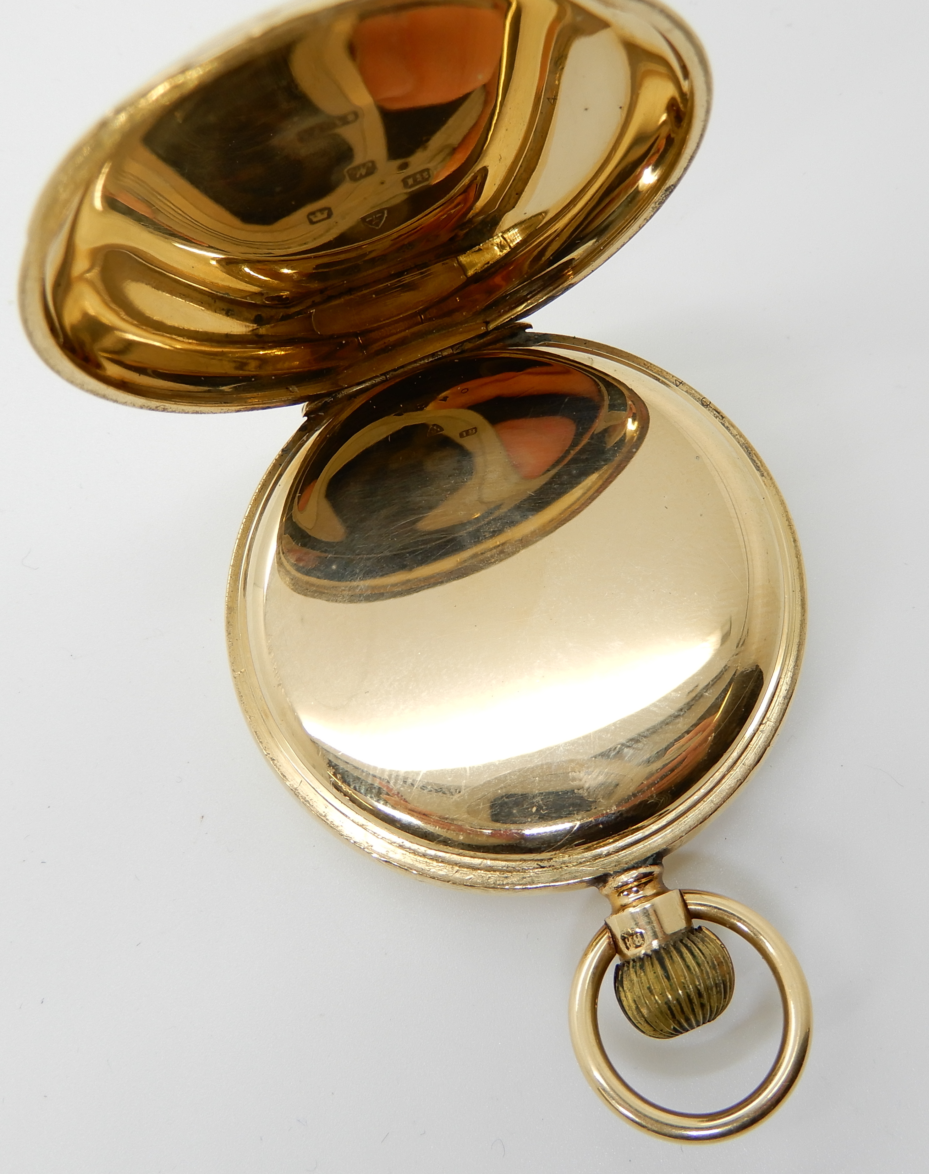 AN 18CT GOLD WALTHAM HALF HUNTER POCKET WATCH with white enamel dial, black Roman numerals, - Image 4 of 6