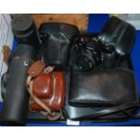 A tray lot of various cameras and accessories etc Condition Report: Available upon request