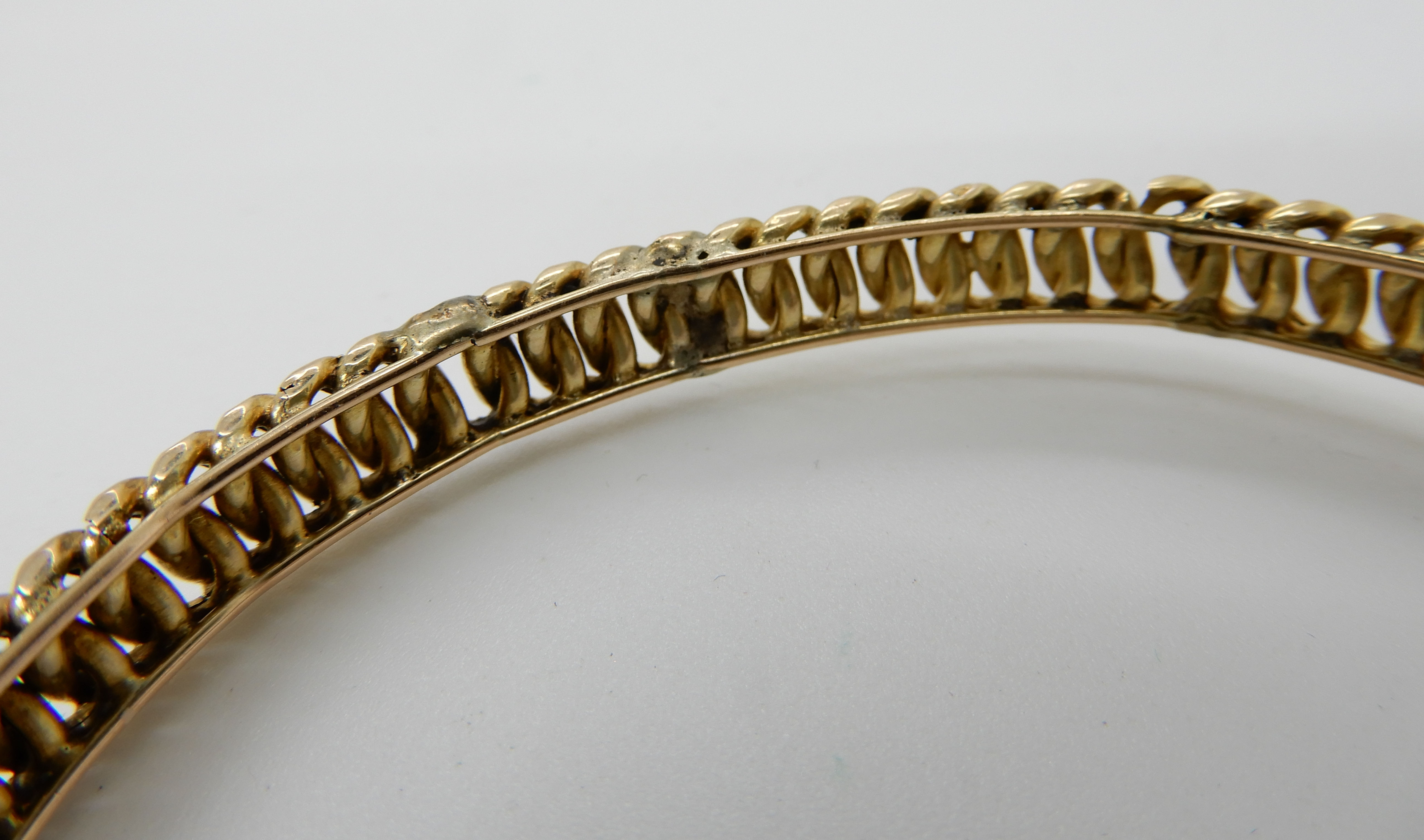 A 9ct link pattern bangle (af) weight 10.5gms Condition Report: Available upon request - Image 3 of 4