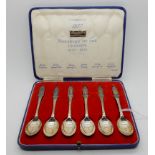 A cased set of silver spoons - Coronation 1937, Monarchs of the Century 1837 - 1937 Condition
