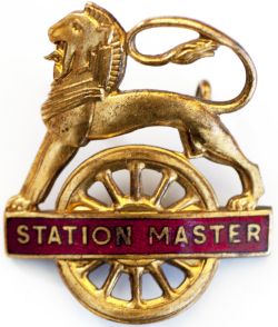 MR(M) lion over wheel STATION MASTER cap badge. In excellent condition, this belonged to Mr Derek