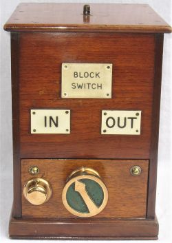 LNER small sized wooden cased BLOCK SWITCH with polished brass fittings in excellent ex box