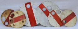 A lot containing 6 x GWR/WR shunt signal discs. 2 x larger enamel type for GWR shunt signals