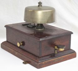 BRWR BLOCK BELL. Flat top bell fitted in good ex box condition but missing 1 x side thumb screw.