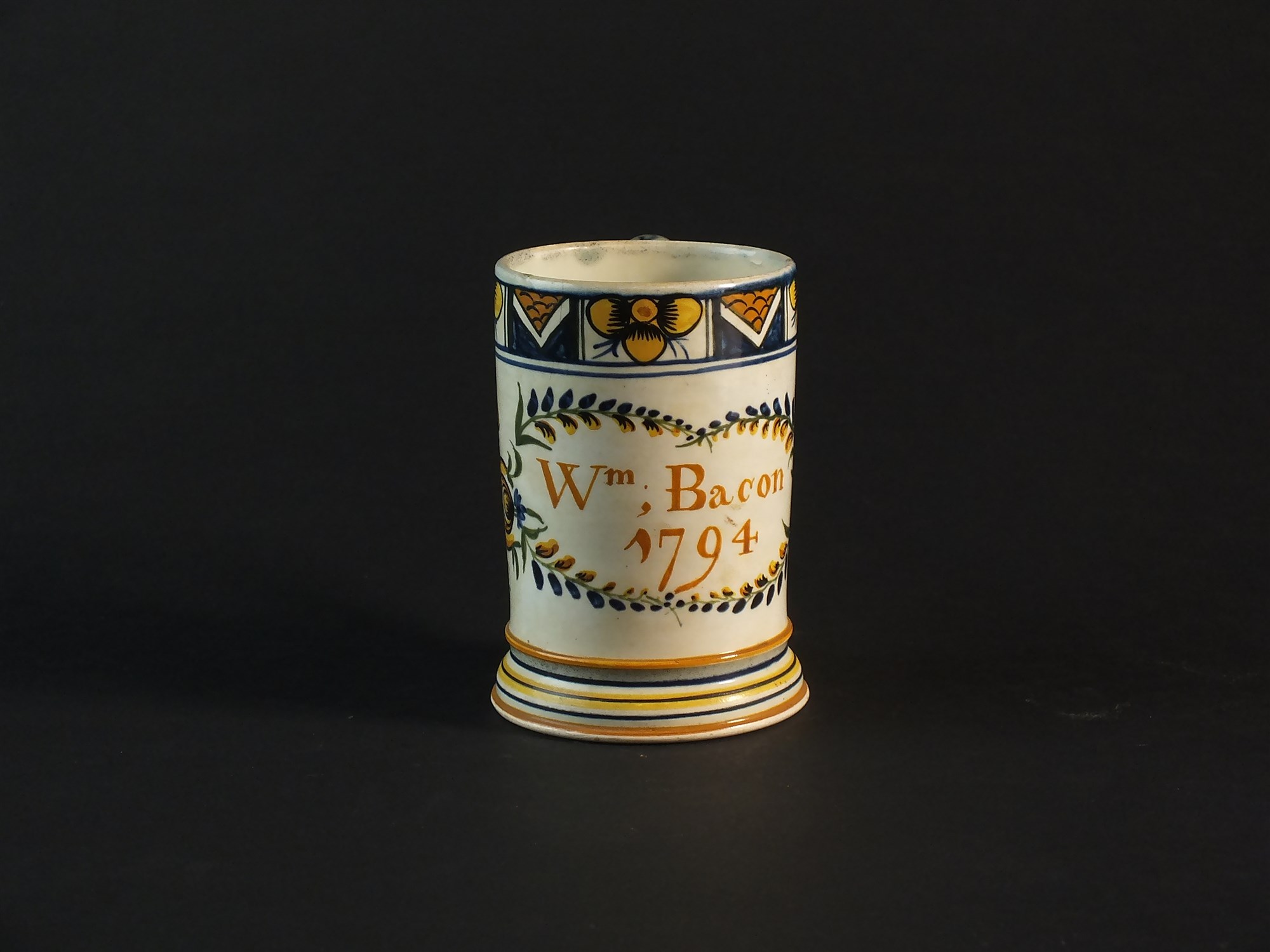 An English dated prattware mug - Image 2 of 3