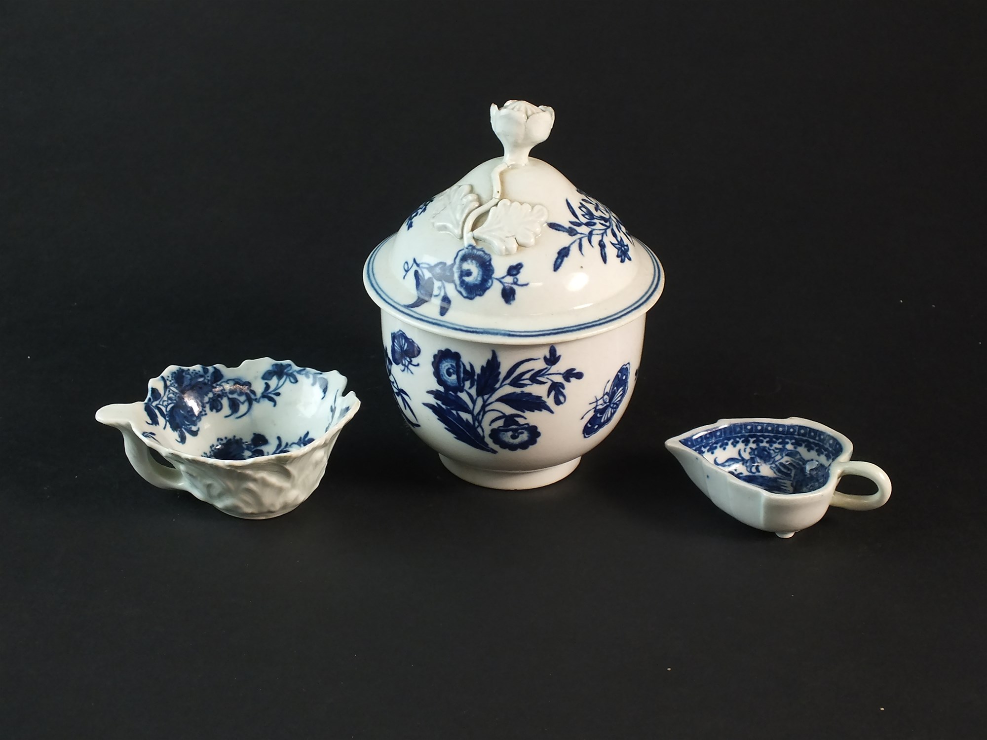 Three pieces of Worcester blue and white porcelain