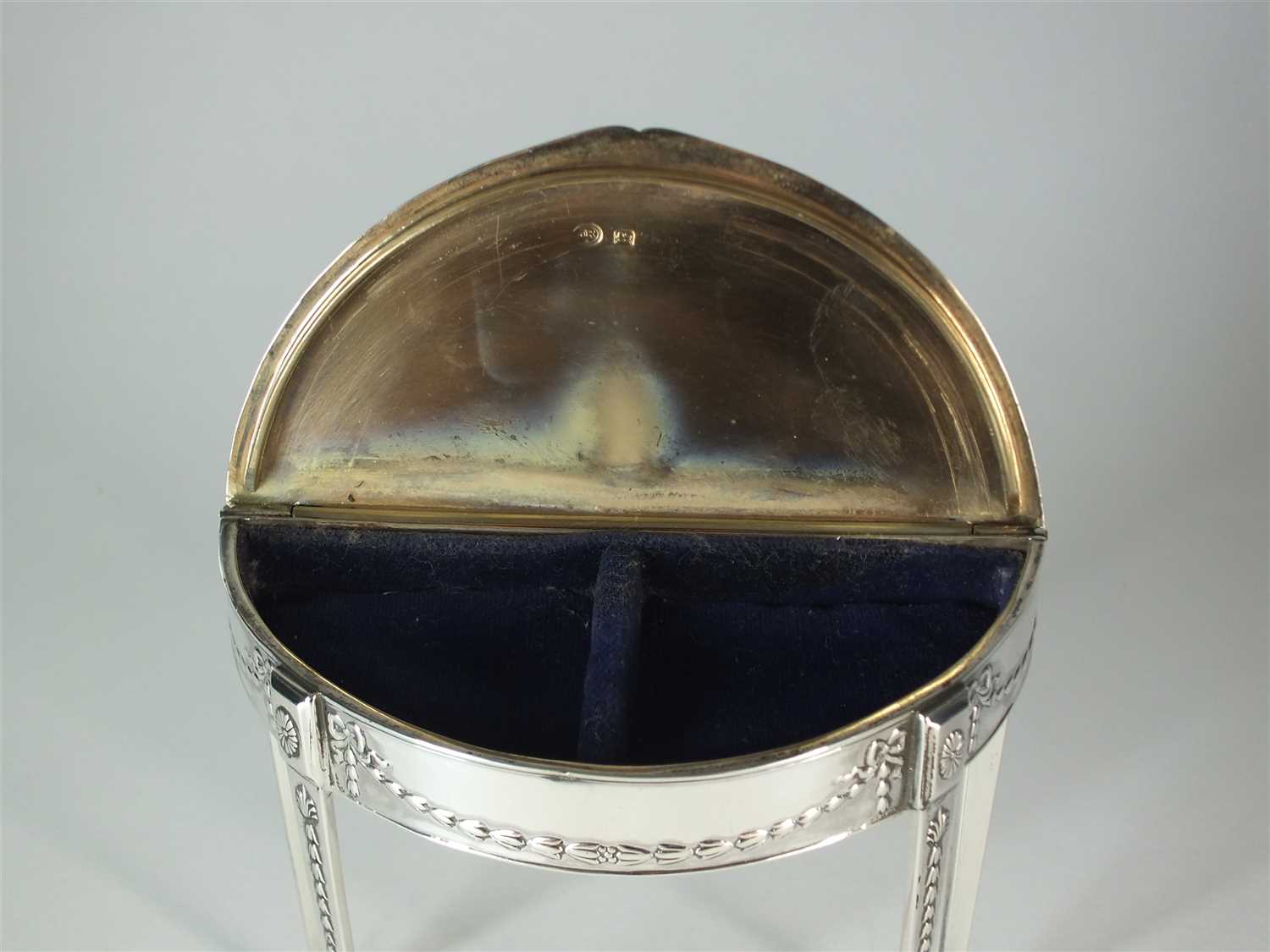 An early 20th century novelty silver ring box - Image 4 of 6