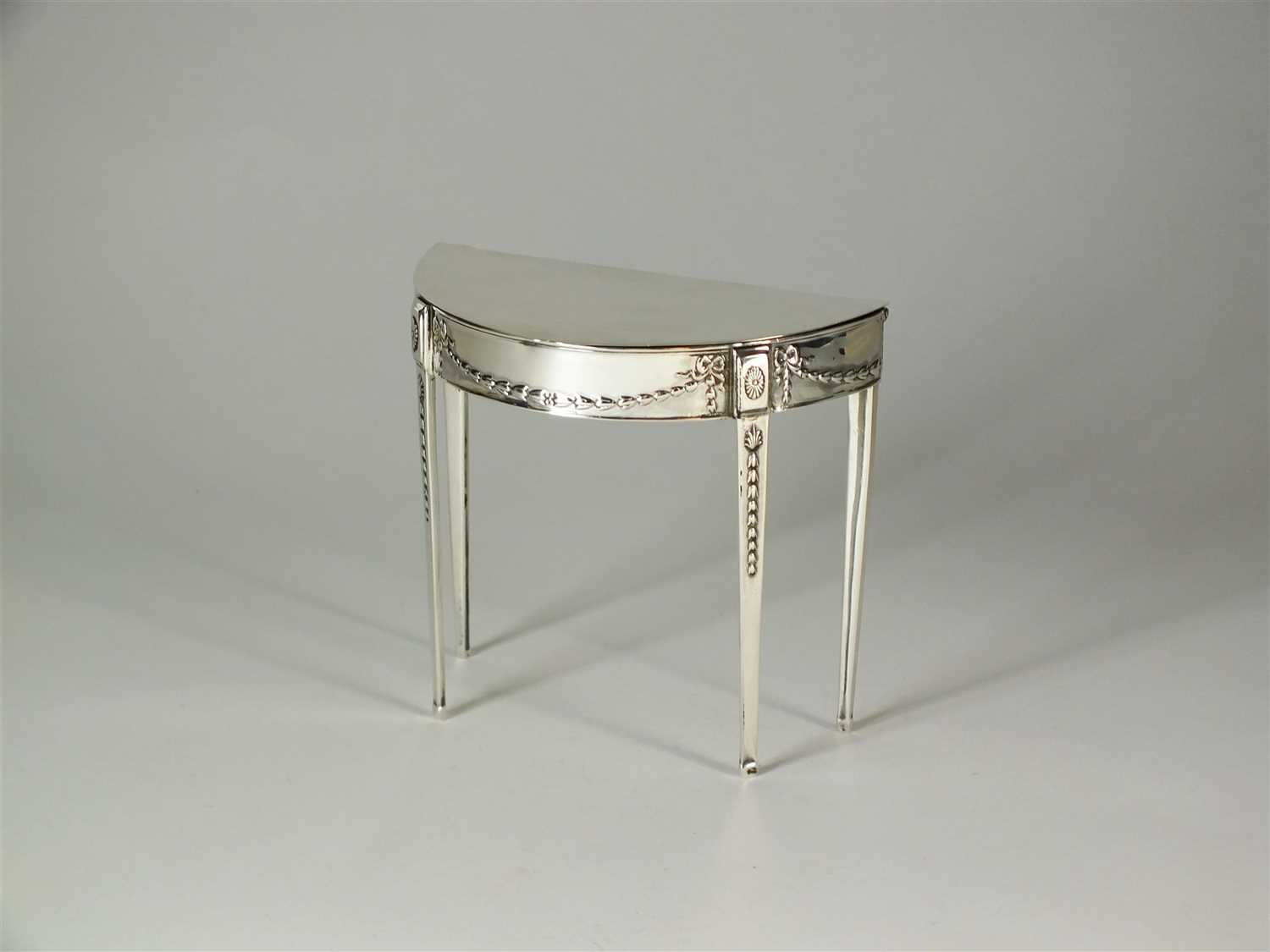 An early 20th century novelty silver ring box