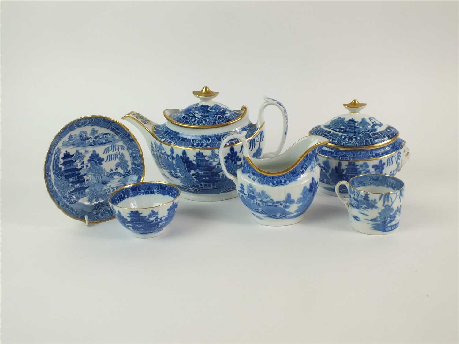 A Caughley/Coalport tea service in the Pagoda pattern - Image 2 of 2