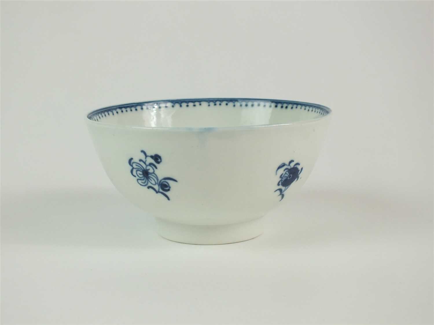 A Caughley 'Waiting Chinaman' bowl - Image 4 of 5