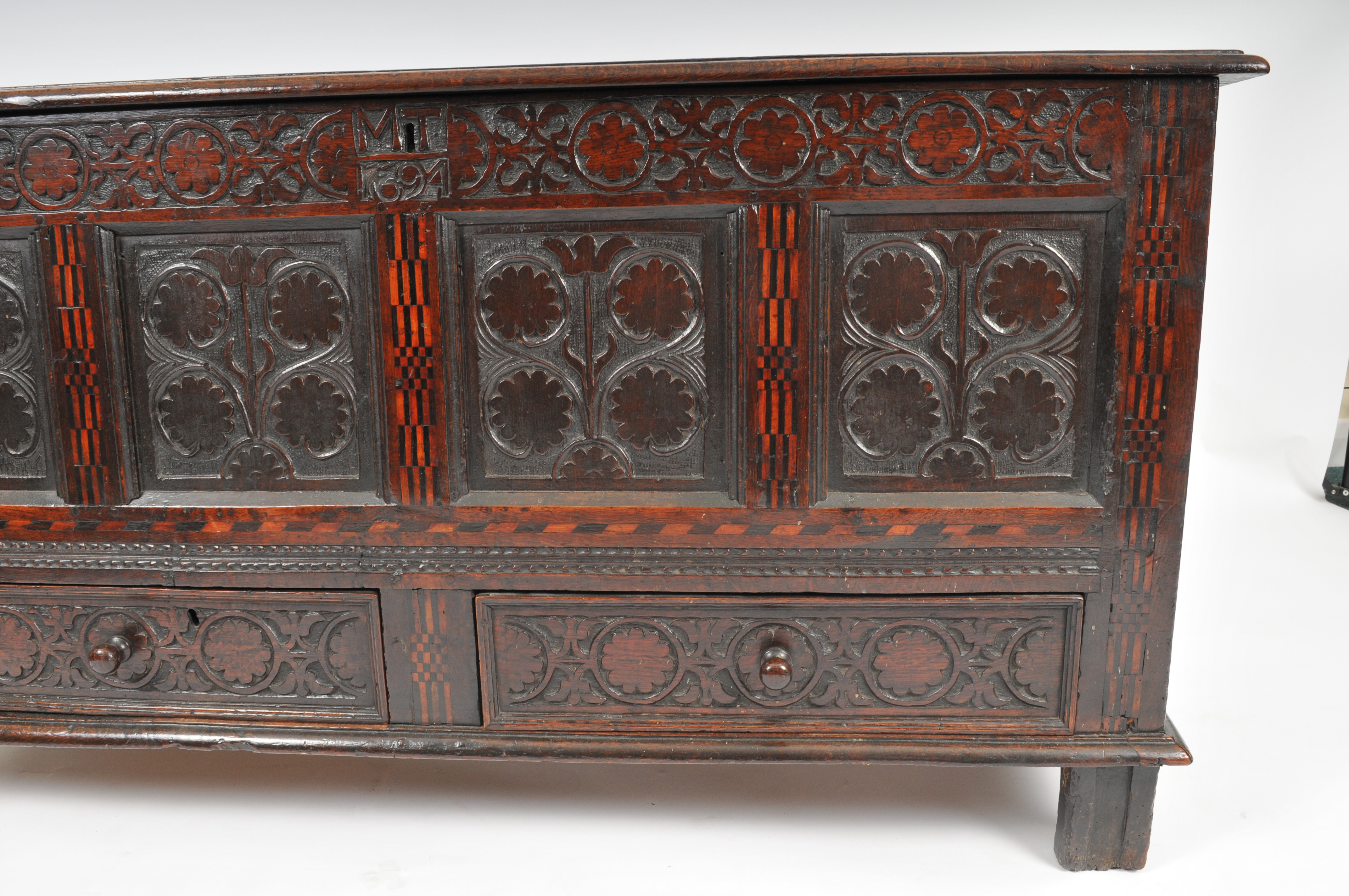 A 17th century and later country oak mule chest - Image 2 of 2