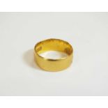 A 22ct gold wedding band