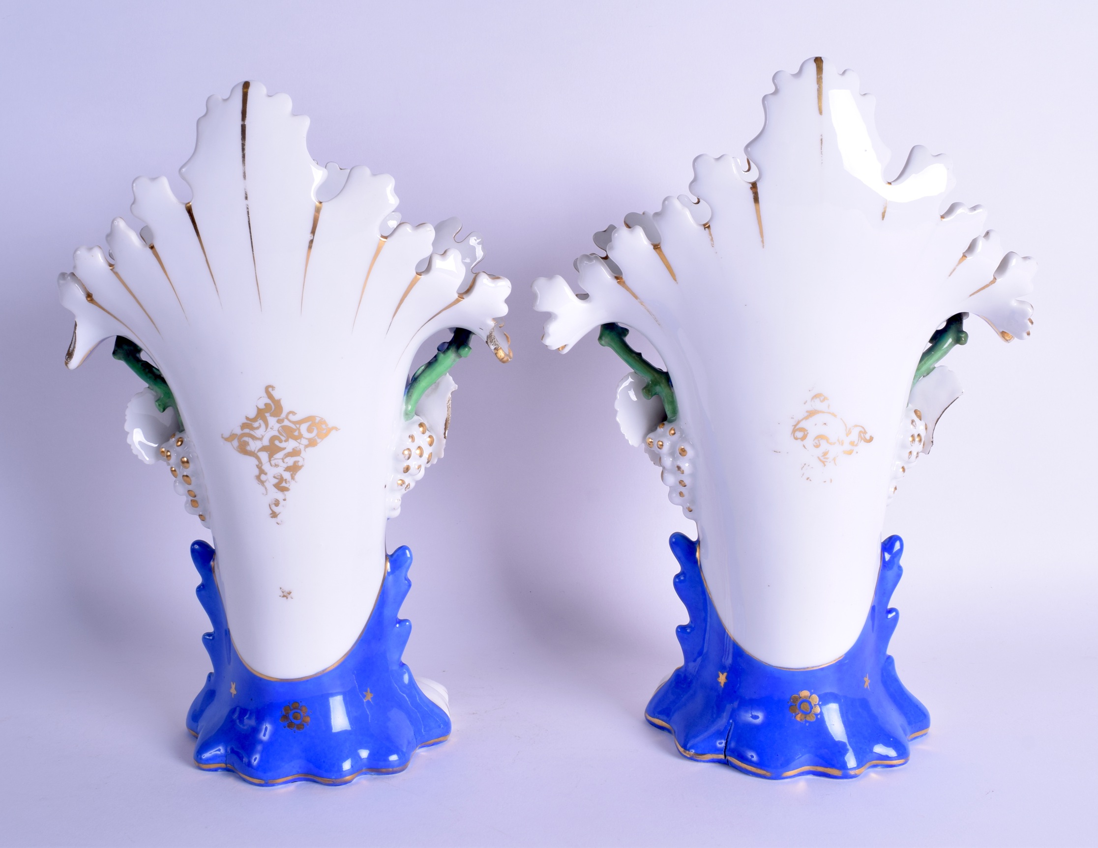 A LARGE PAIR OF 19TH CENTURY FRENCH TWIN HANDLED PORCELAIN VASES painted with floral sprays. 33 cm x - Bild 2 aus 3