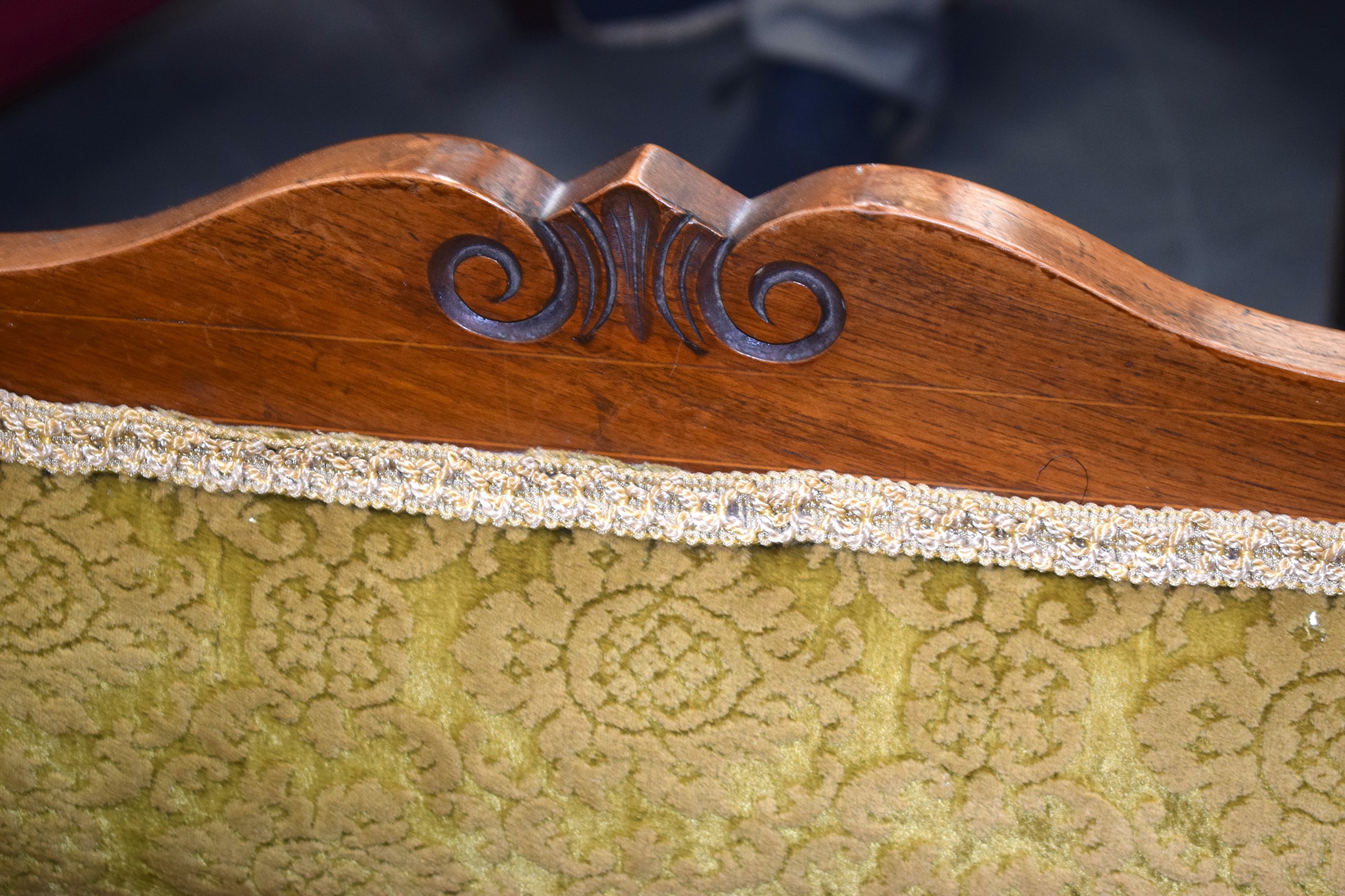 A LATE 19TH CENTURY CONTINENTAL CHAISE LONGE, upholstery with flowers. 170 cm x 60 cm. - Image 2 of 2