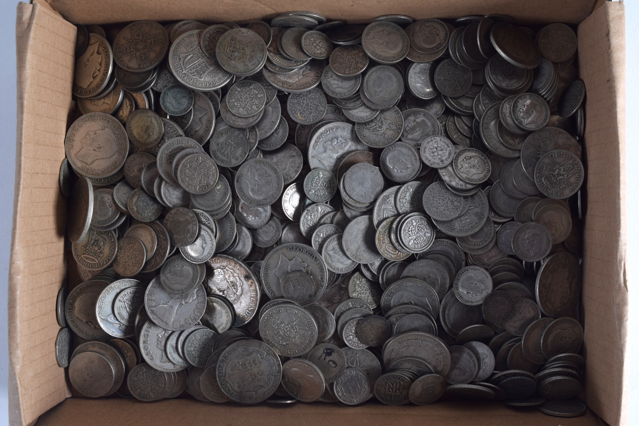 A LARGE COLLECTION OF SILVER COINS. 3.3 kgs. (qty)