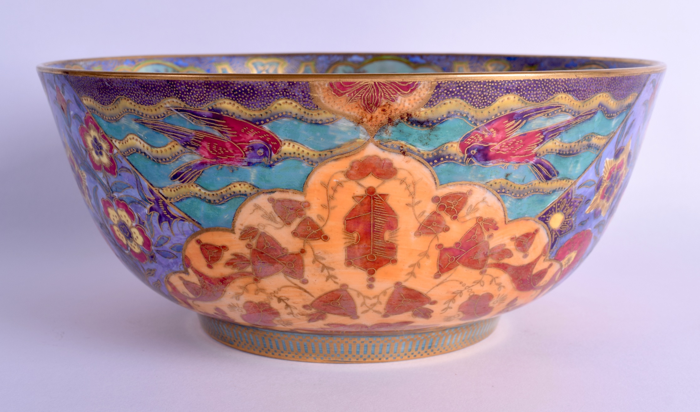 A RARE WEDGWOOD FAIRYLAND LUSTRE BOWL by Daisy Makeig Jones, painted with figures and Middle Eastern - Bild 2 aus 7