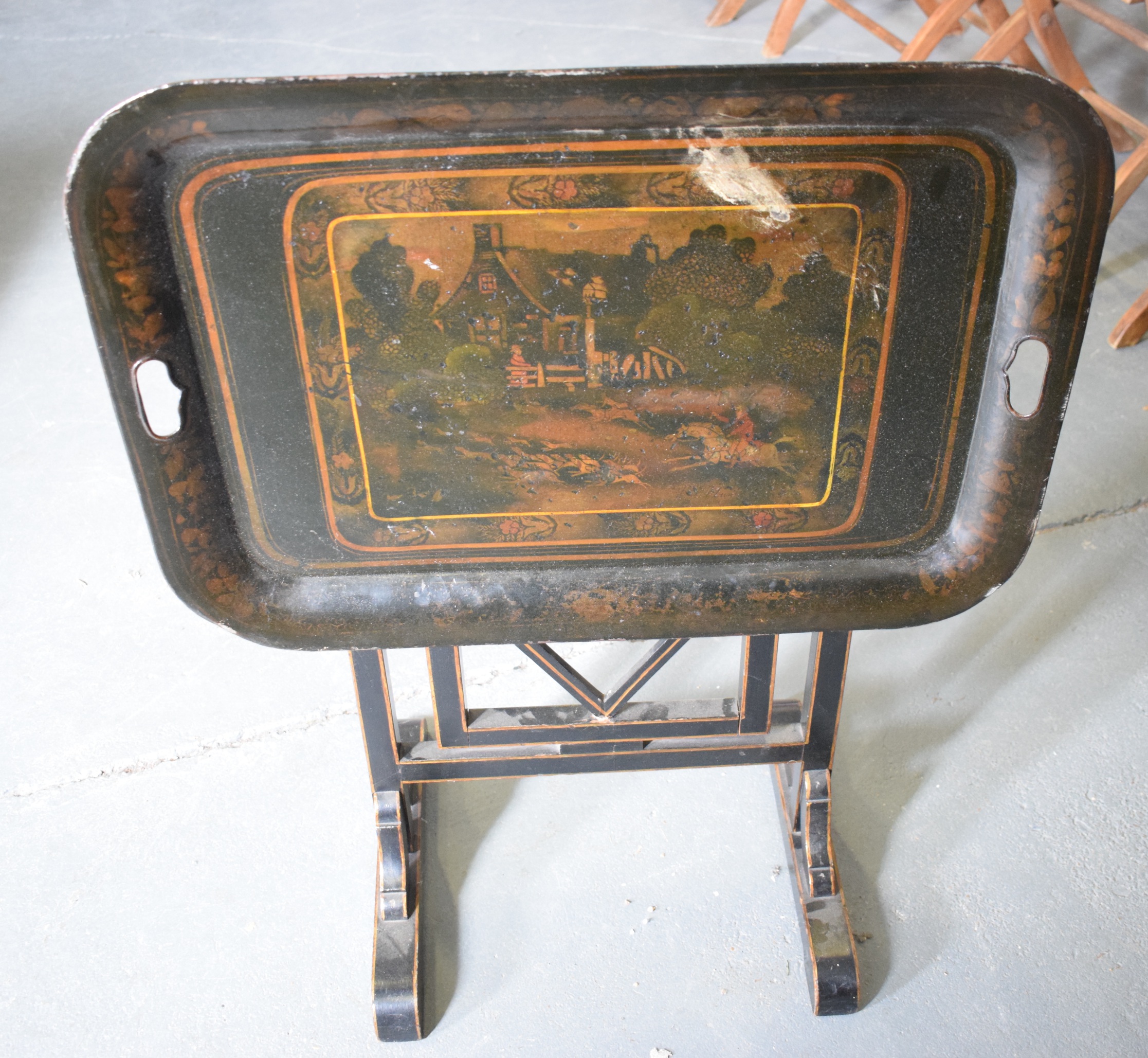 AN EARLY 20TH CENTURY TOLEWARE TRAY TOP TABLE, decorated with foxhunting scenes. 60 cm x 62 cm. - Image 3 of 3