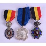 TWO BELGIAN MILITARY MEDALS together with another Union Fait La Force medal. (3)