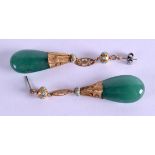 A PAIR OF EARLY 20TH CENTURY CHINESE TURQUOISE AND JADE EARRINGS.