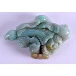 AN EARLY 20TH CENTURY CHINESE CARVED JADEITE FRUITING POD. 7 cm x 4.5 cm.