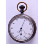 AN UNUSUAL VINTAGE PHOTOGRAPHIC STOP WATCH. 5 cm diameter.