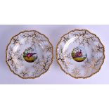 A FINE PAIR OF 18TH CENTURY FLIGHT BARR AND BARR PUDDING DISHES by Dr George Davis, painted with