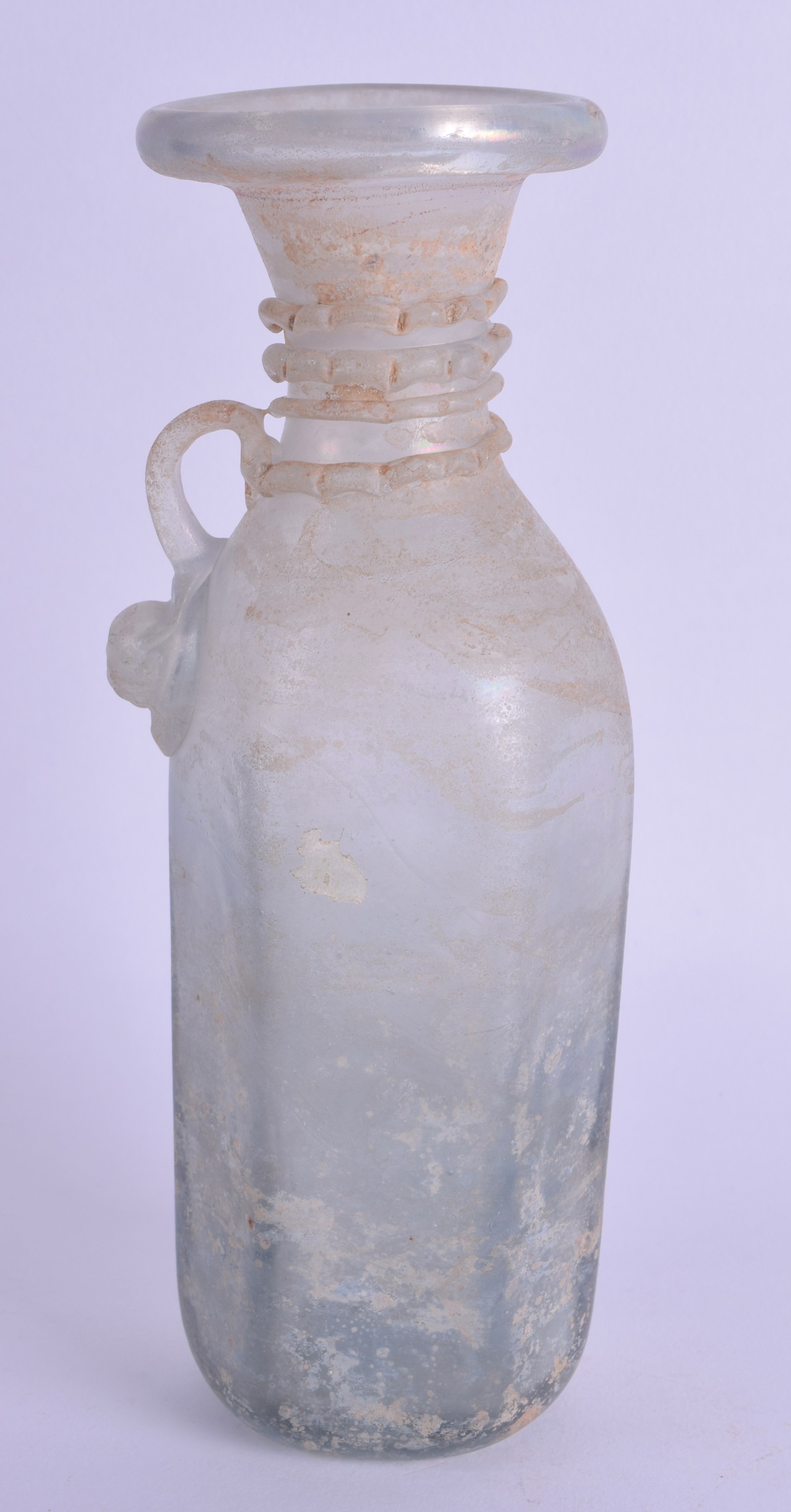 AN EARLY IRIDESCENT GLASS JUG. 20 cm high. - Bild 2 aus 2