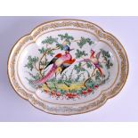 A 19TH CENTURY FRENCH SAMSONS OF PARIS DISH Worcester style, painted with birds within a