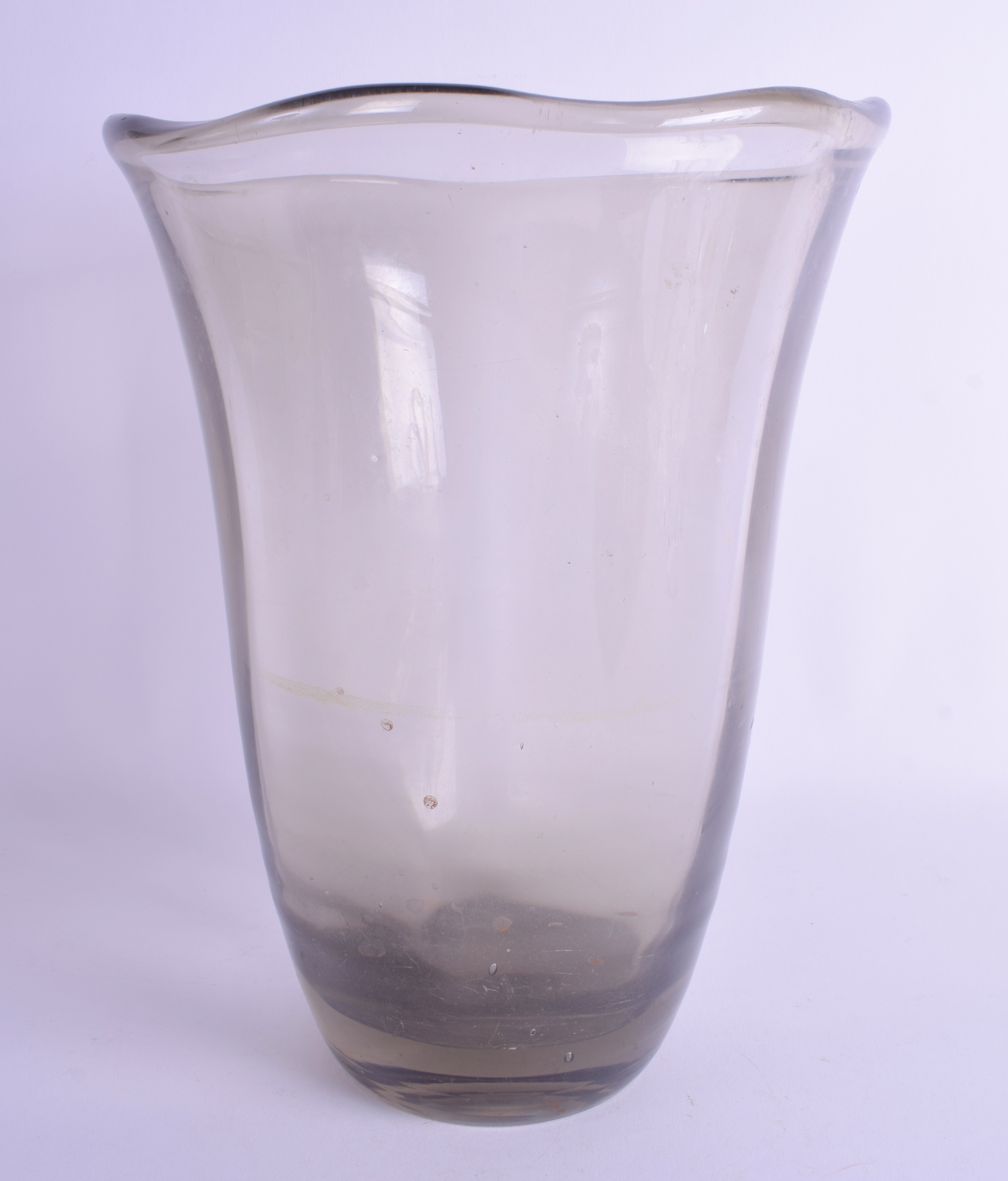 A LARGE 1950S BLACK SCANDANAVIAN TYPE HEAVY GLASS VASE. 31 cm x 23 cm.