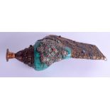 AN UNUSUAL EARLY 20TH CENTURY CHINESE TIBETAN LACQUERED CONCH SHELL overlaid with turquoise and gem