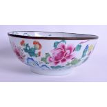 AN 18TH CENTURY CHINESE EXPORT FAMILLE ROSE BOWL Qianlong, painted with floral sprays. 24 cm diamete