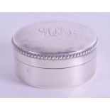 A SMALL ANTIQUE SILVER PATCH BOX. 3.5 cm diameter.