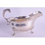 A GEORGE III STYLE SILVER SAUCEBOAT. London 1912. 8.9 oz. 17 cm wide.