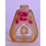 AN UNUSUAL FRENCH ART NOUVEAU GLASS SCENT BOTTLE decorated with foliage. 5.5 cm x 4 cm.