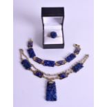 A FINE EARLY 20TH CENTURY CHINESE 14CT GOLD AND ENAMEL LAPIS SUITE OF JEWELLERY possibly within Fren