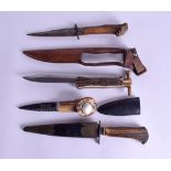 A GROUP OF FOUR 19TH CENTURY GERMAN BAVARIAN CARVED ANTLER HORN KNIVES in various forms and sizes. L