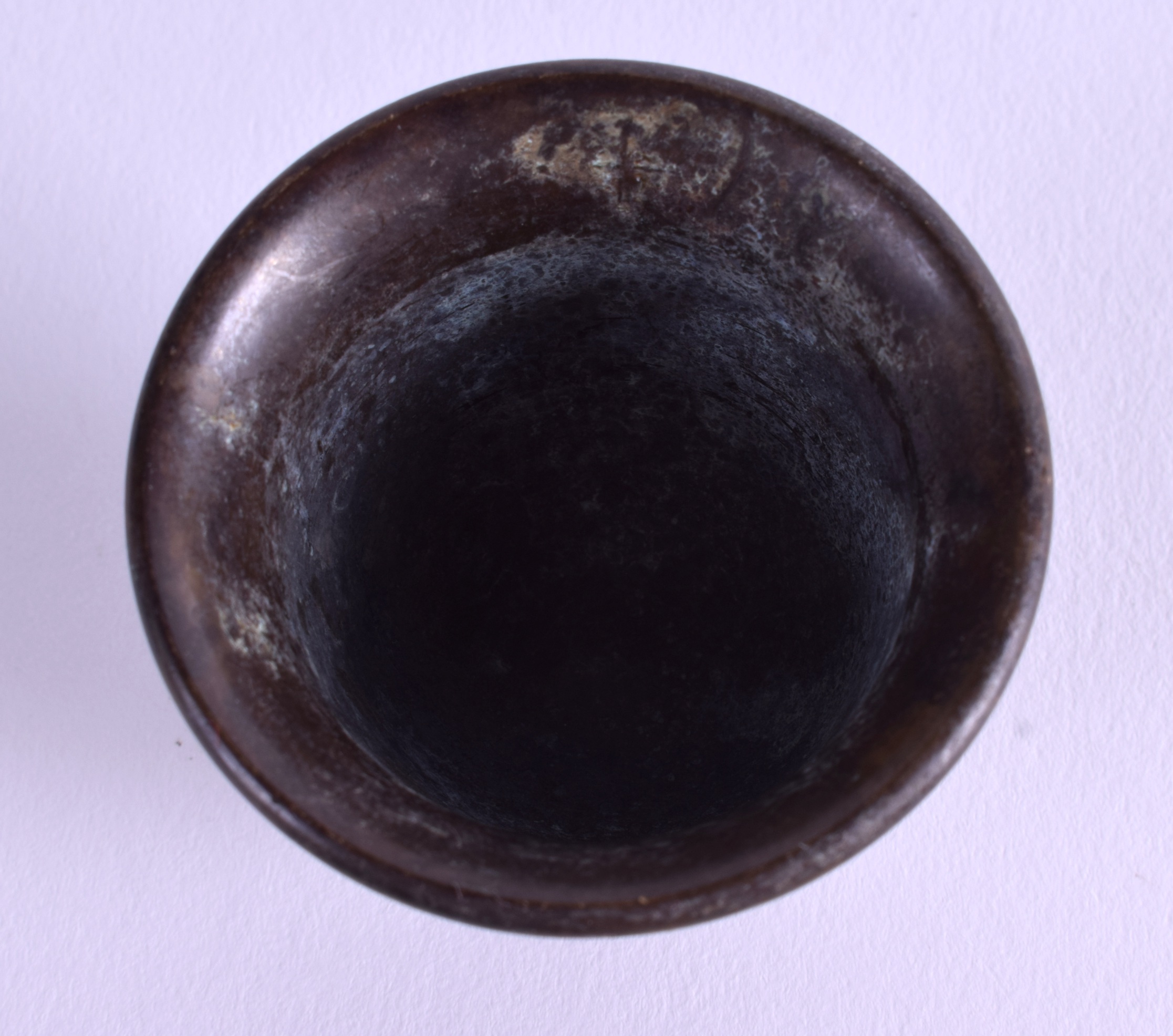 A CHINESE TIBETAN BRONZE CUP. 4.5 cm high. - Image 3 of 4