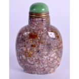 AN UNUSUAL CHINESE CARVED MOSS AGATE SNUFF BOTTLE. 7.5 cm high.