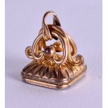 A VICTORIAN GOLD AND AGATE SEAL. 2.5 cm x 1.75 cm.