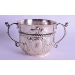 A TWIN HANDLED SILVER PORRINGER. London 1909. 8.4 oz. 14 cm wide.