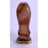 A GOOD 19TH CENTURY CARVED AGATE SEAL. 5.5 cm high.